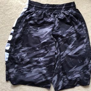 Nike Black/gray printed shorts size large.